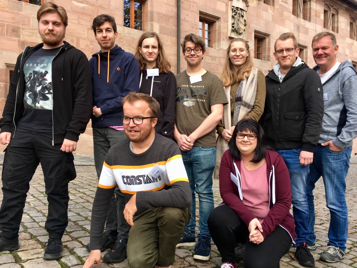 Gruppenbild 9 Personen der Jungen Selbsthilfe Halle